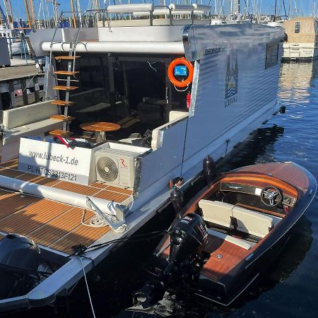 מלון Hausboot Mit Traumlage In Luebeck-Travemuende מראה חיצוני תמונה