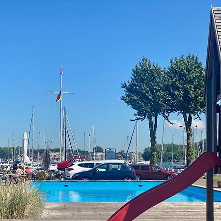 מלון Hausboot Mit Traumlage In Luebeck-Travemuende מראה חיצוני תמונה