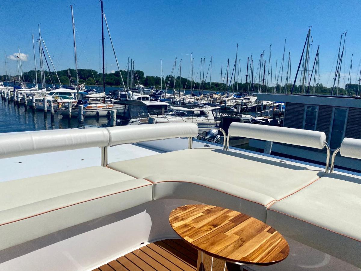 מלון Hausboot Mit Traumlage In Luebeck-Travemuende מראה חיצוני תמונה