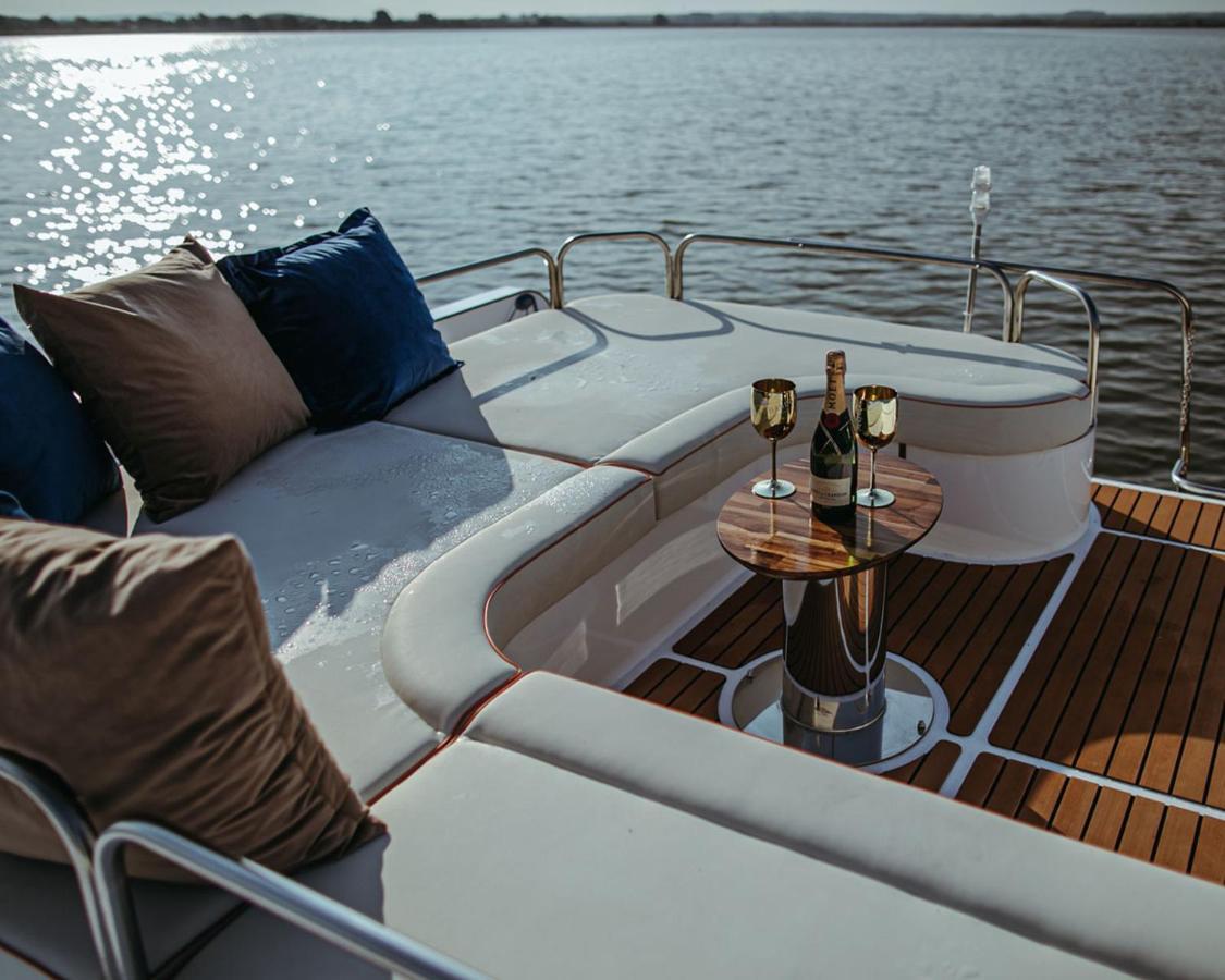 מלון Hausboot Mit Traumlage In Luebeck-Travemuende מראה חיצוני תמונה