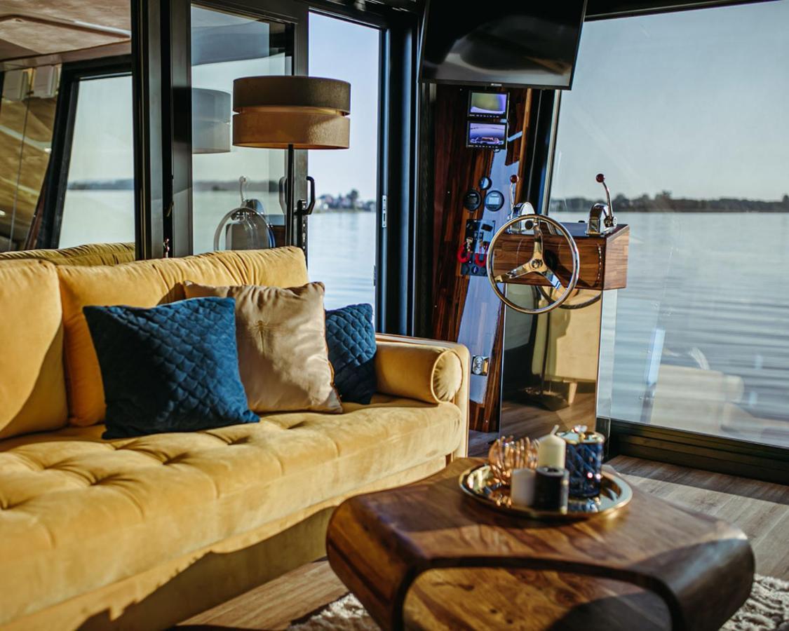מלון Hausboot Mit Traumlage In Luebeck-Travemuende מראה חיצוני תמונה