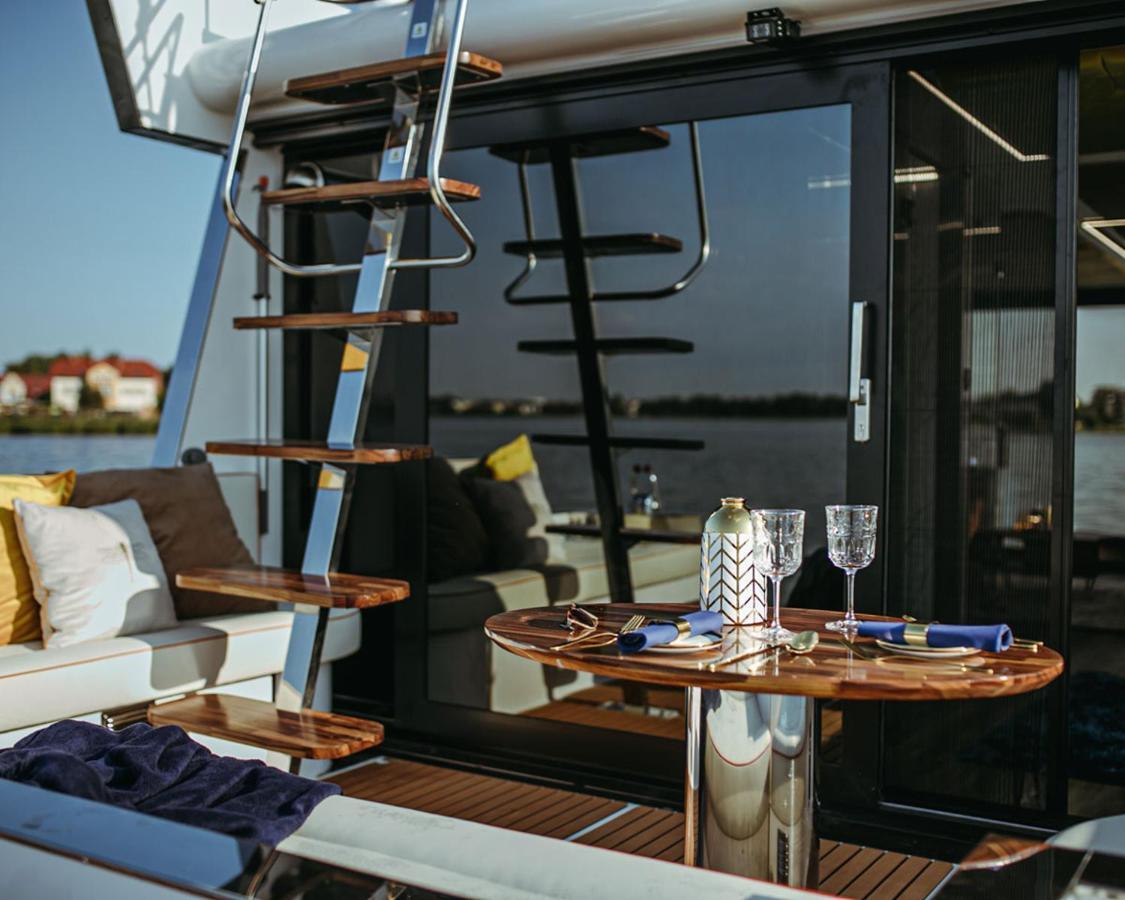 מלון Hausboot Mit Traumlage In Luebeck-Travemuende מראה חיצוני תמונה
