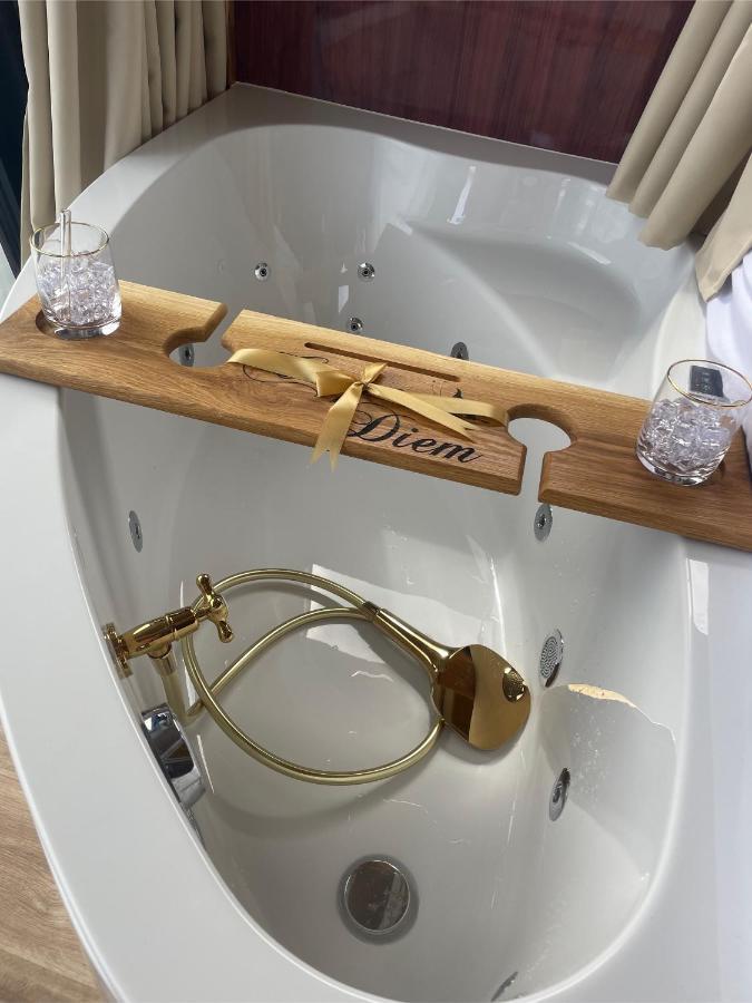 מלון Hausboot Mit Traumlage In Luebeck-Travemuende מראה חיצוני תמונה