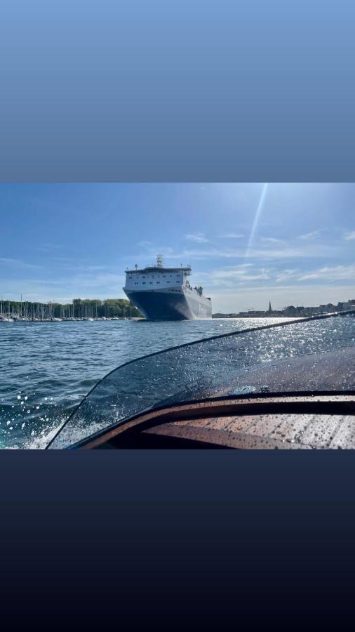 מלון Hausboot Mit Traumlage In Luebeck-Travemuende מראה חיצוני תמונה