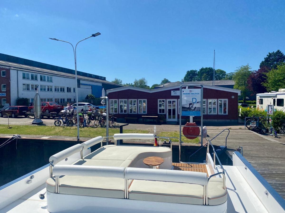 מלון Hausboot Mit Traumlage In Luebeck-Travemuende מראה חיצוני תמונה