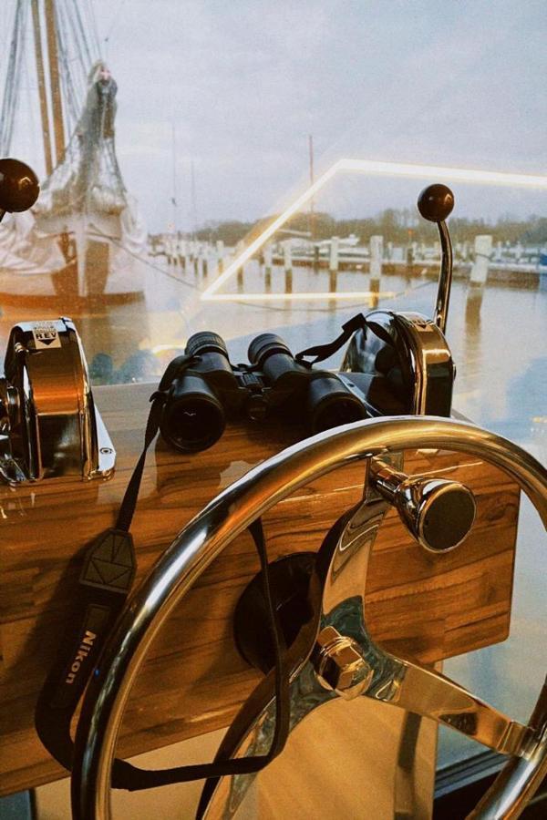 מלון Hausboot Mit Traumlage In Luebeck-Travemuende מראה חיצוני תמונה